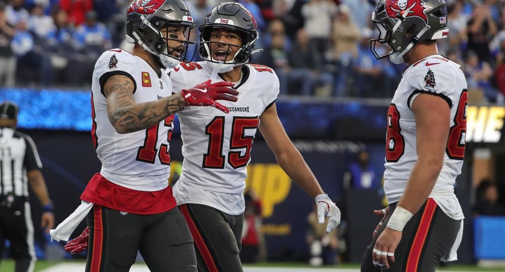 Tampa Bay Buccaneers at Dallas Cowboys Preview and Predictions