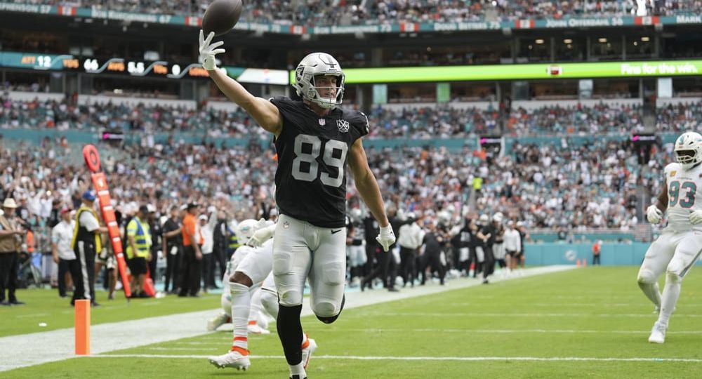 Los Angeles Chargers at Las Vegas Raiders Preview and Predictions