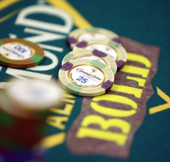Three Card poker guide | poker chips