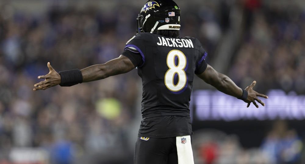 Lamar Jackson Leaves Early Due to Hamstring Injury