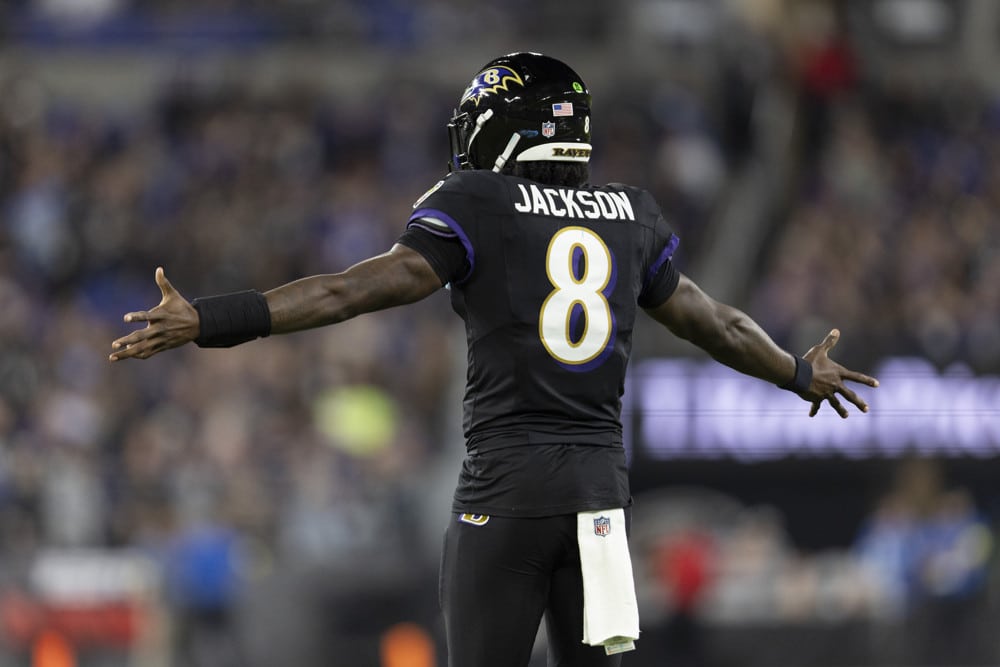 Lamar Jackson Leaves Early Due to Hamstring Injury