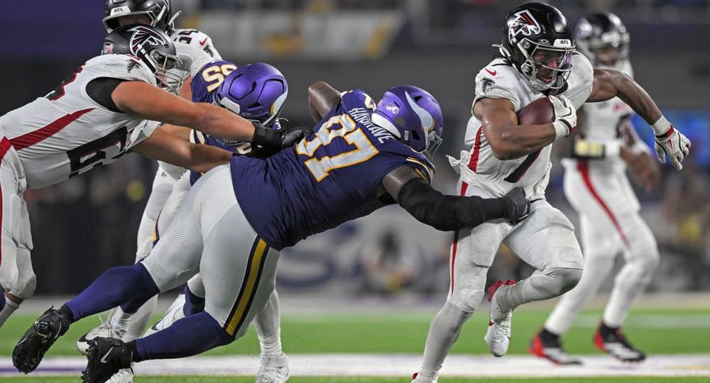 Sunday action is here with the Falcons Panthers Preview and Picks. Which team will step up with their QB out? Check out the NFL Week 3 Picks