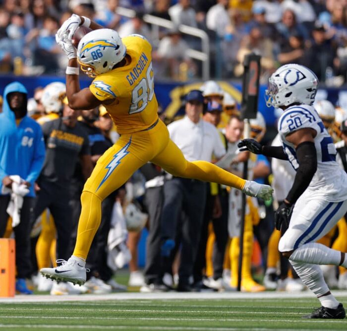 Thursday Night Football Picks, Preview, and Best Bets: Minnesota Vikings at Los Angeles Chargers