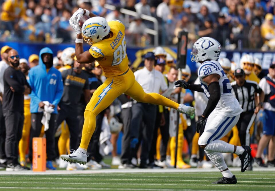 Thursday Night Football Picks, Preview, and Best Bets: Minnesota Vikings at Los Angeles Chargers
