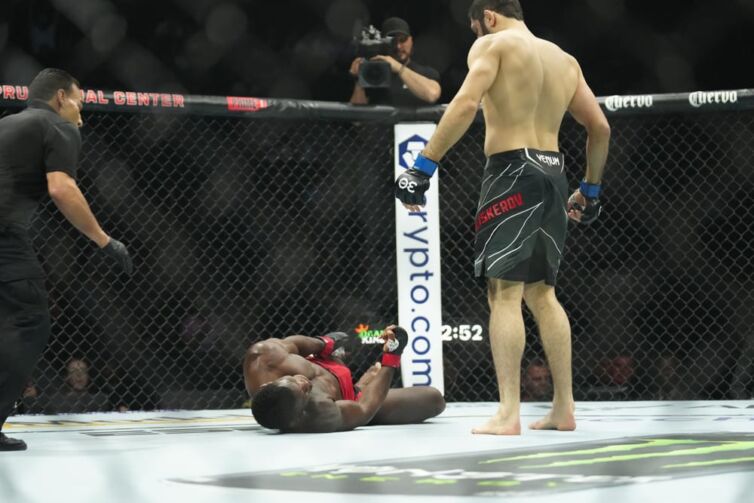 MMA Parlay of the Week: UFC 321