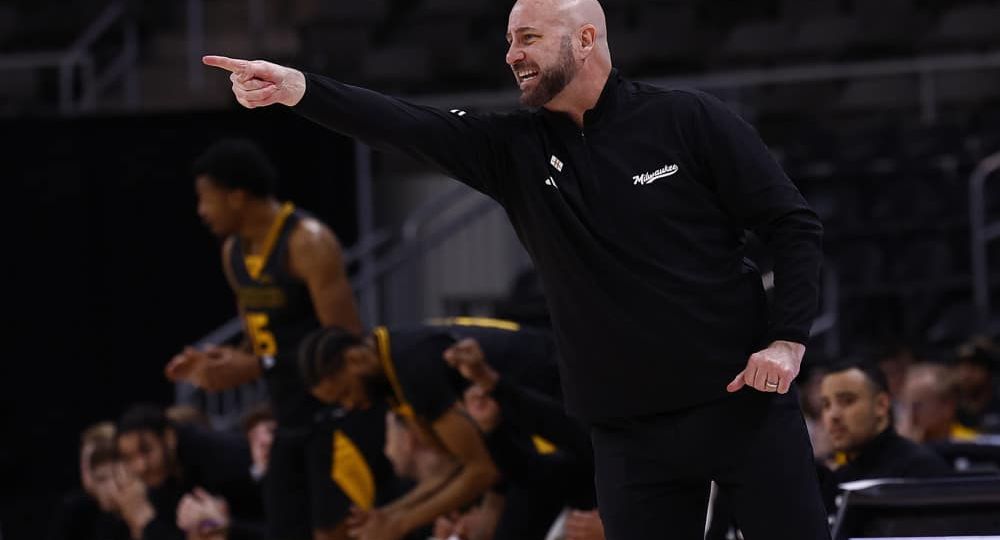 College basketball picks November 8th
