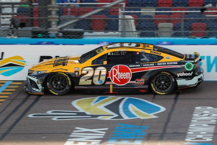 NASCAR Picks, Odds, and Best Bets: Straight Talk Wireless 500 at Phoenix Raceway