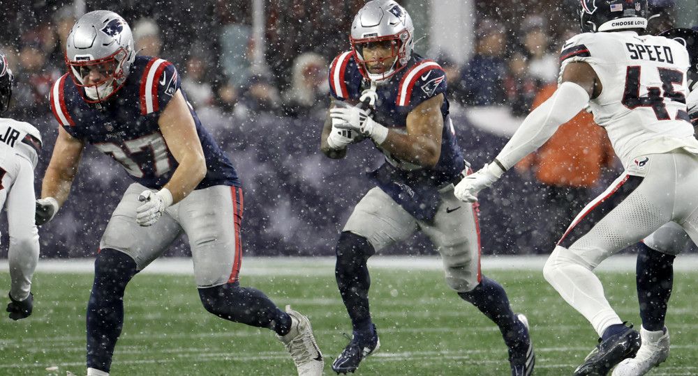 Run the Damn Ball: 3 Rushing Combos to Hammer on Underdog Fantasy