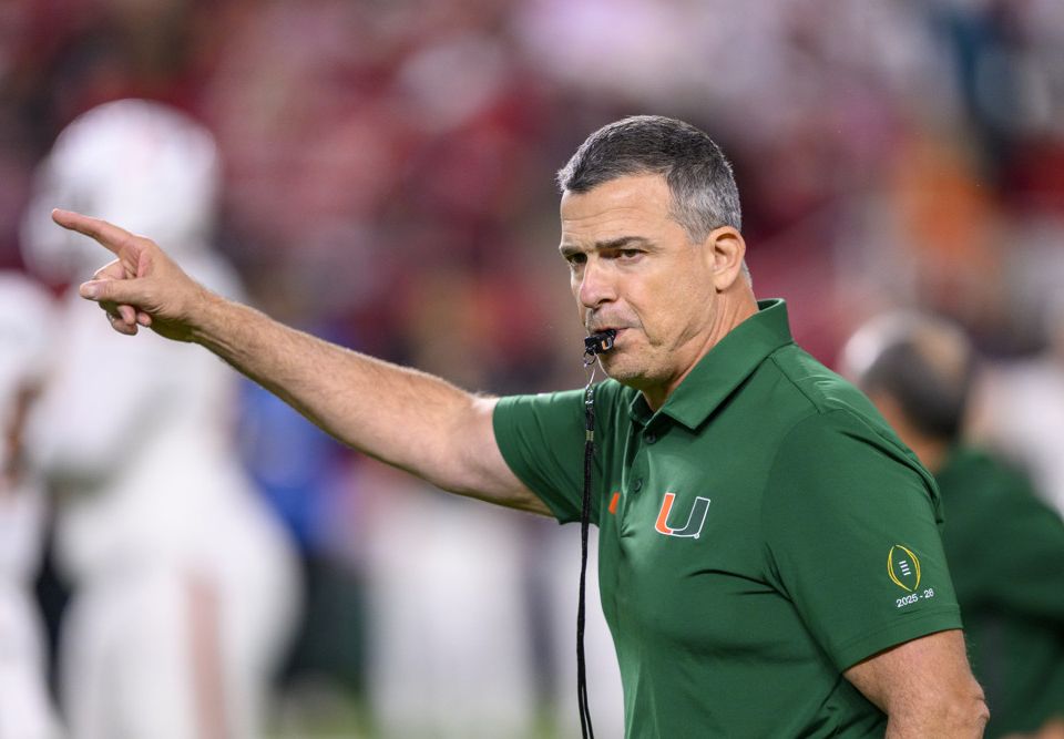 2026 NCAA Football Futures: Bear Bryant Award Bets