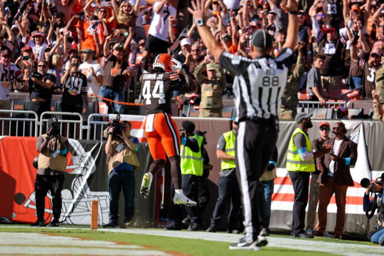 If you're looking for a daily football bet, you're in business. We've got your NFL picks for today and we're giving you predictions everyday.