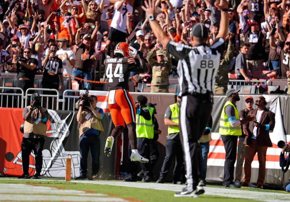 If you're looking for a daily football bet, you're in business. We've got your NFL picks for today and we're giving you predictions everyday.