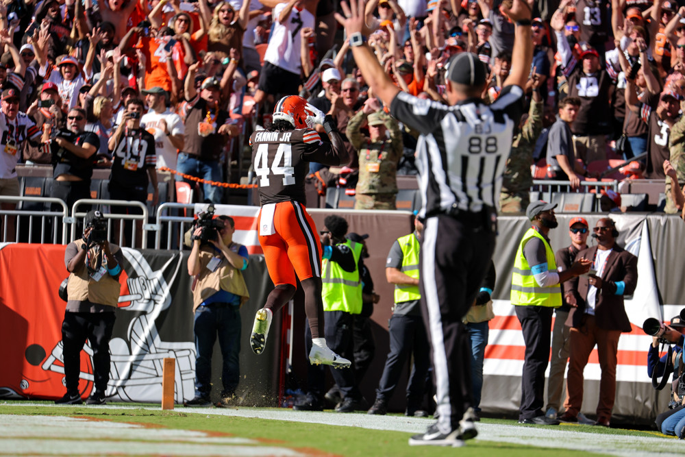 If you're looking for a daily football bet, you're in business. We've got your NFL picks for today and we're giving you predictions everyday.