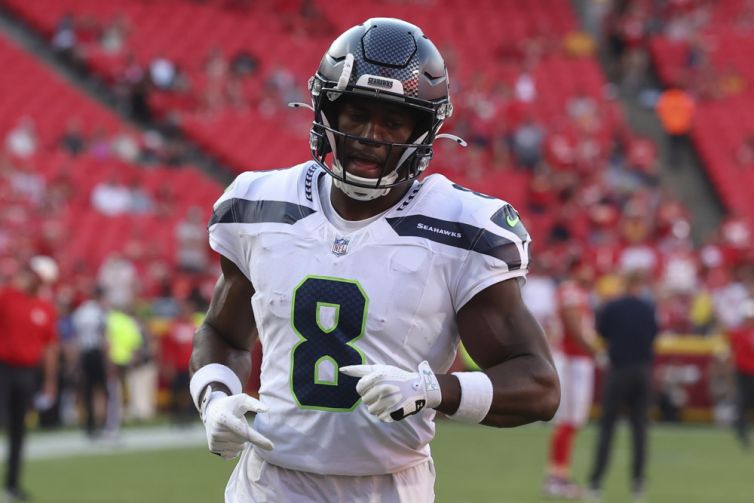 If you're looking for a daily football bet, you're in business. We've got your NFL picks for today and we're giving you predictions everyday.
