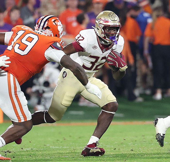 If you're looking for a daily football bet, you're in business. We've got your NCAA picks for today and we're giving you predictions everyday.