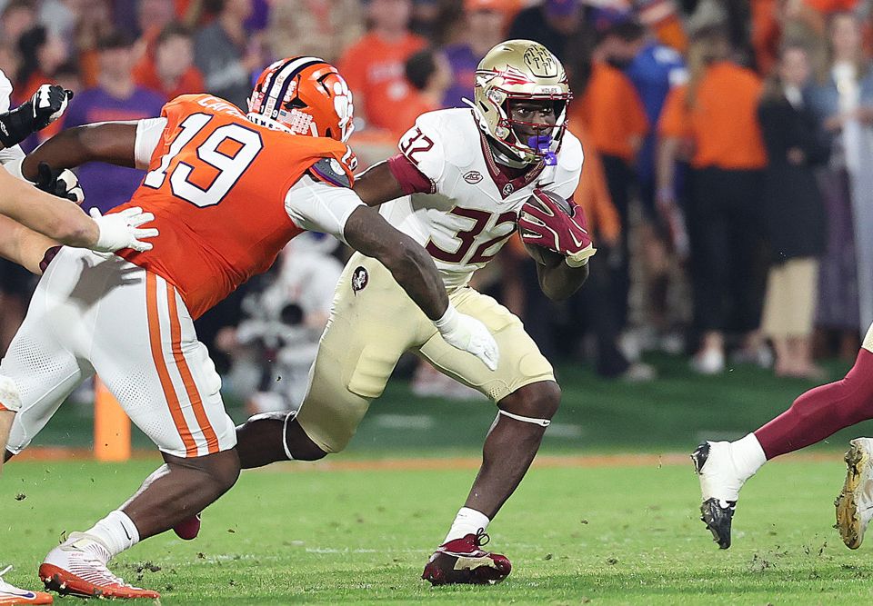 If you're looking for a daily football bet, you're in business. We've got your NCAA picks for today and we're giving you predictions everyday.