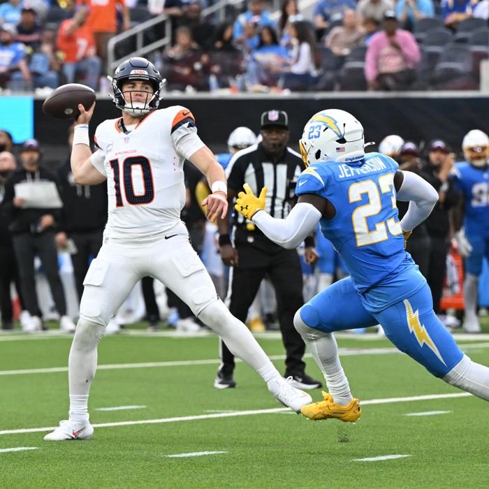 If you're looking for a daily football bet, you're in business. We've got your NFL picks for today and we're giving you predictions everyday.