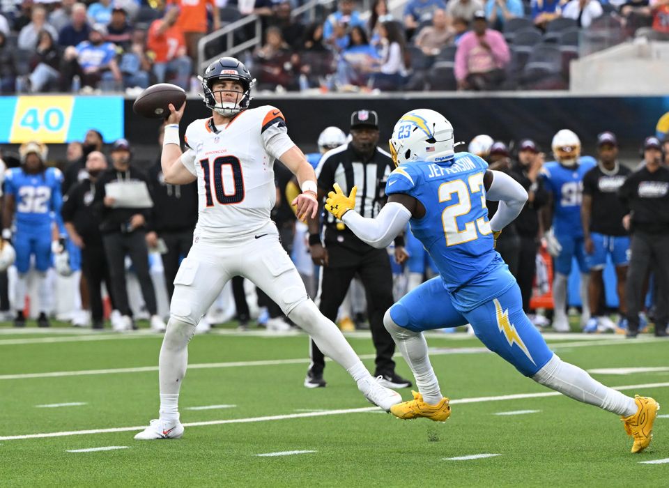 If you're looking for a daily football bet, you're in business. We've got your NFL picks for today and we're giving you predictions everyday.