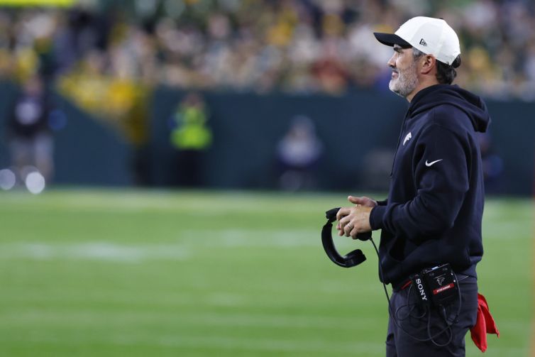 If you're looking for a daily football bet, you're in business. We've got your NFL picks for today and we're giving you predictions everyday.