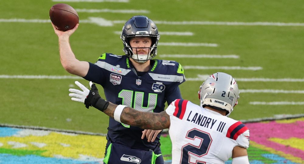 If you're looking for a daily football bet, you're in business. We've got your NFL picks for today and we're giving you predictions everyday.