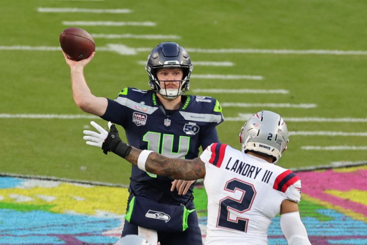 If you're looking for a daily football bet, you're in business. We've got your NFL picks for today and we're giving you predictions everyday.