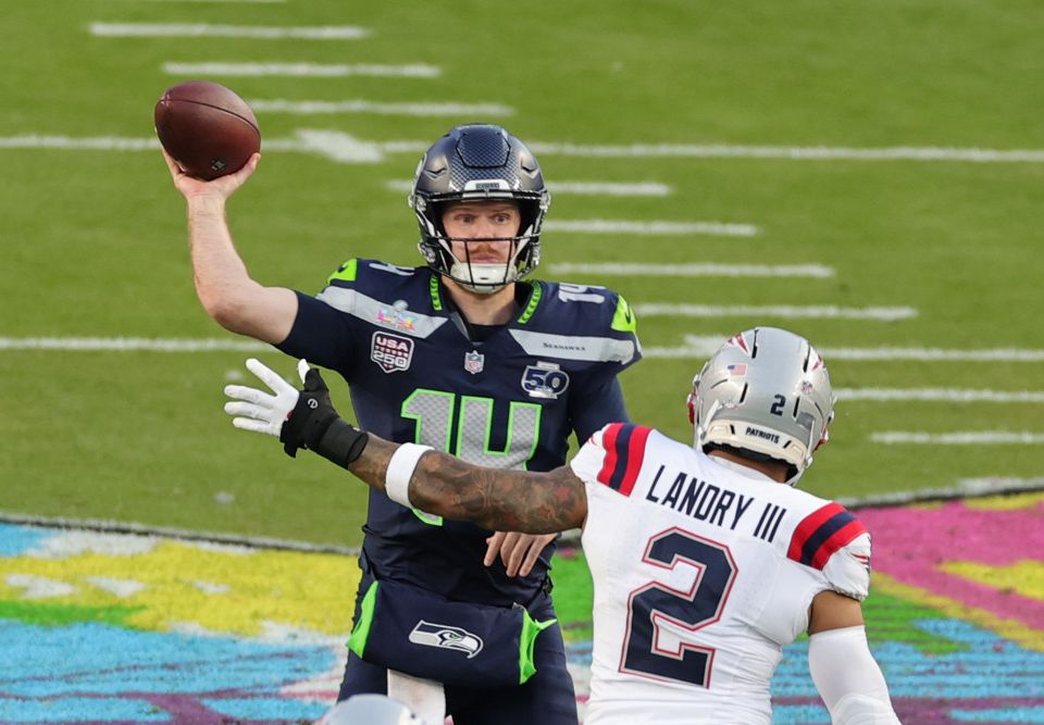 If you're looking for a daily football bet, you're in business. We've got your NFL picks for today and we're giving you predictions everyday.